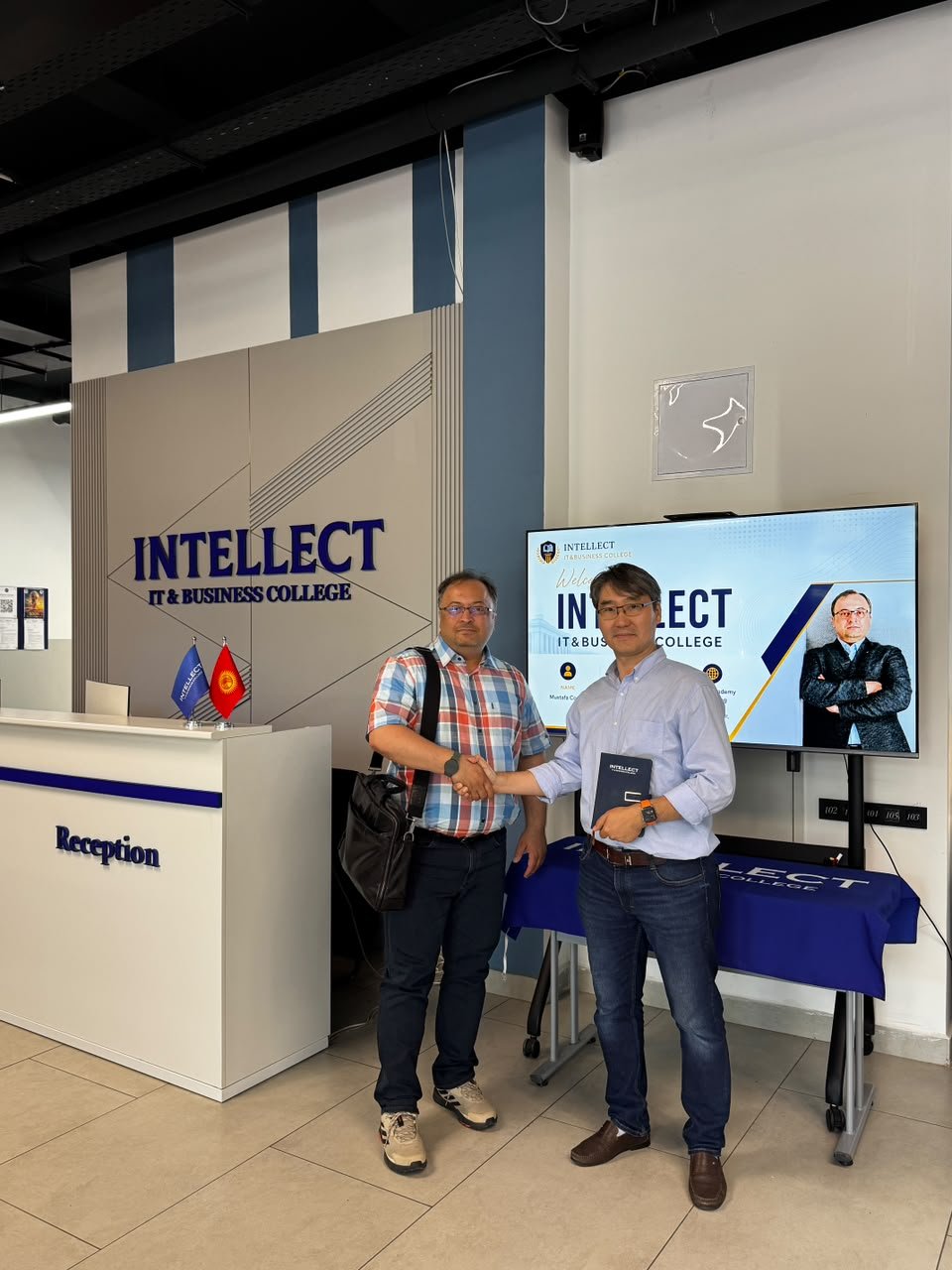 CAC representatives meeting with the leadership of Intellect IT & Business College